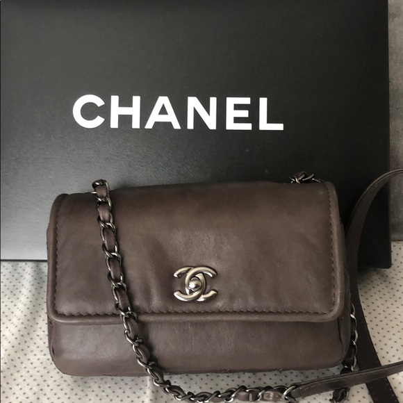 CHANEL Handbags - Authentic Chanel flap bag